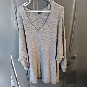 Torrid Size 5 grey V neck sweater EUC sfpf home